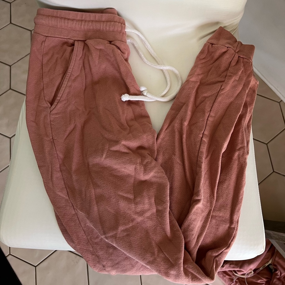 Mate the Label Jogger